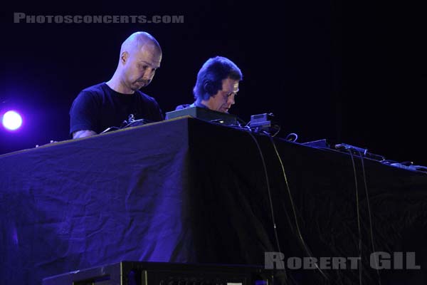 PAN SONIC - 2008-06-06 - PARIS - Espace Charlie Parker - Grande Halle - 